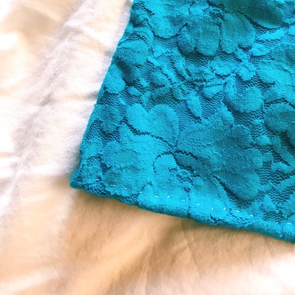 Aeropostale Lace Cami Top - Picture 3 of 3